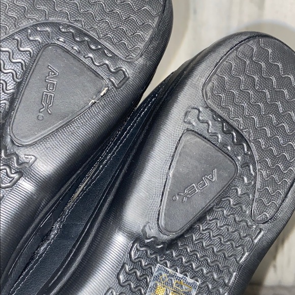 Women's Black Apex Mary Jane Shoes - Picture 2 of 9